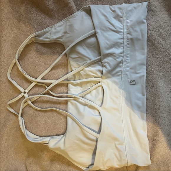 Buff bunny Revolution Sports Bra White Size XXXL - Picture 4 of 5